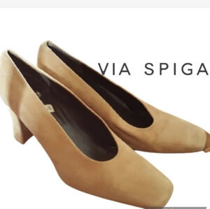 Via‎ Spiga camel suede pumos 9.5